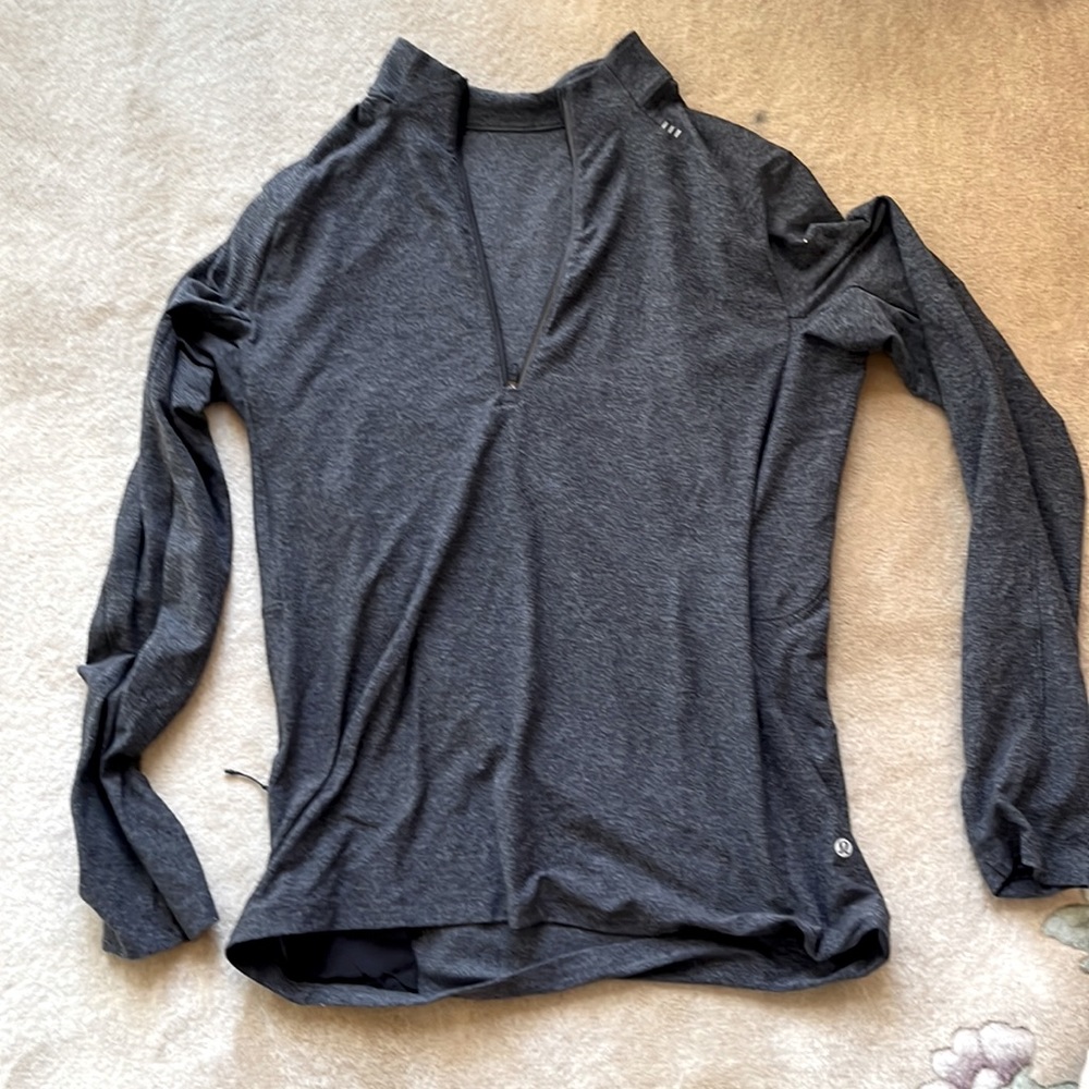 Men’s Lululemon 1/4 zip - large, grey/dark grey. Excellent pre owned condition.